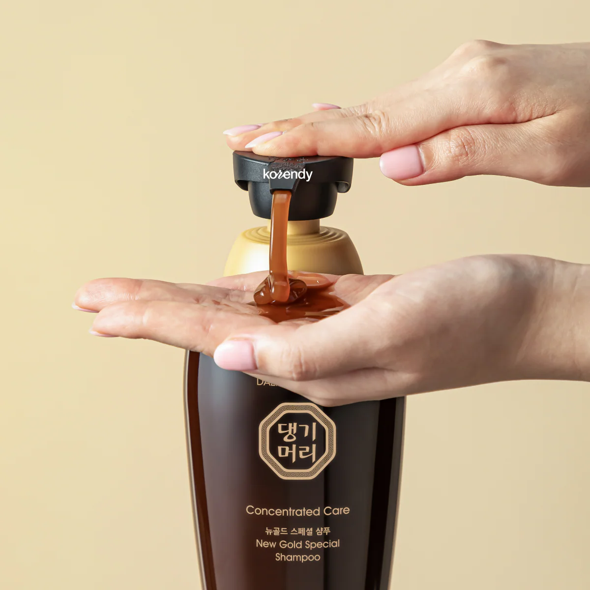 Daeng Gi Meo Ri - New Gold Special Shampoo (Dökülme Önleyici ve Canlandırıcı Saç Derisini Ferahlatan Krizantemli Şampuan) 500ml - Image 2