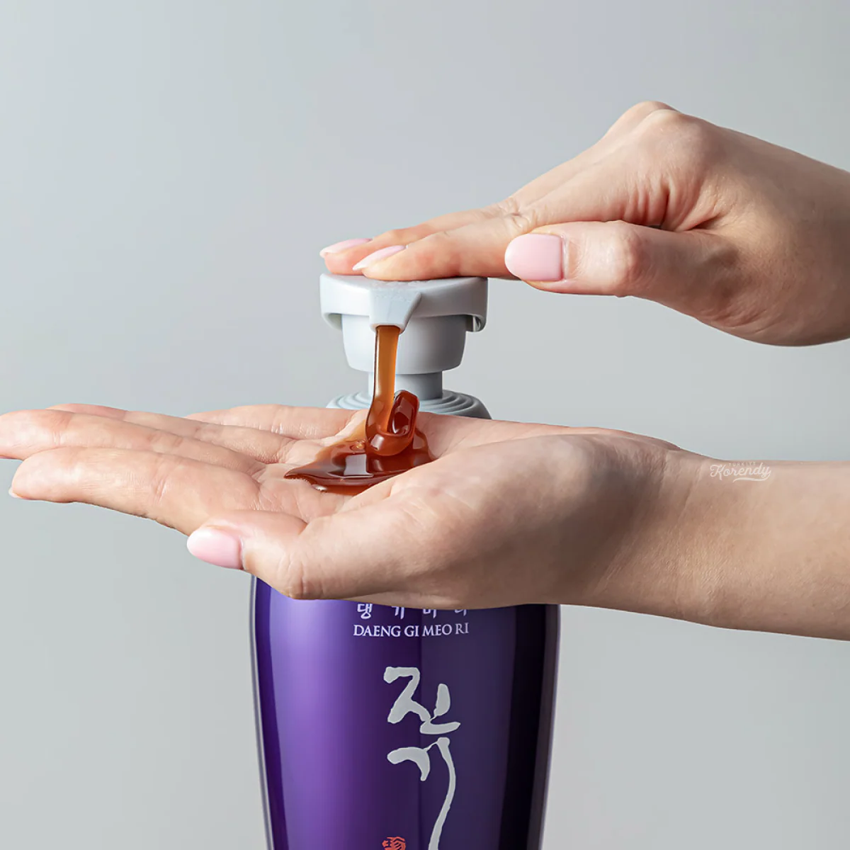 Daeng Gi Meo Ri - Vitalizing Shampoo (Dökülme Karşıtı Fermente Bitkisel Özlü Şampuan)