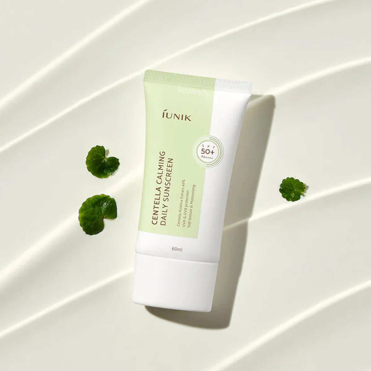 IUNIK - Centella Calming Daily Sunscreen (Nemlendirici ve Dinginleştirici Etkili %49 Centella Özlü Güneş Koruyucu) 60ml (%15-%30 Lansman İndirimi) - Image 3