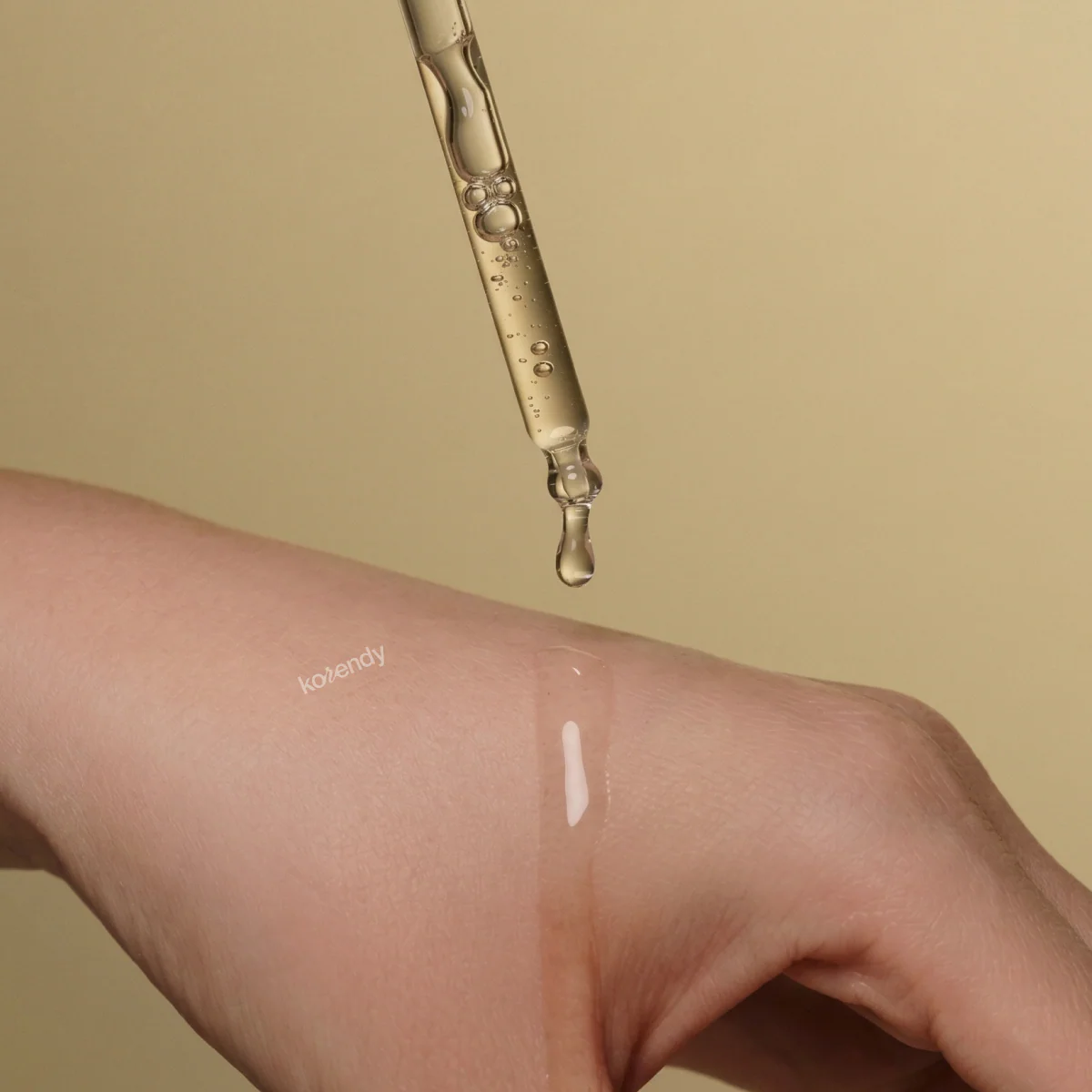 Logically Skin - Multi Vitamin Daily Care Serum (Parlaklık Koruyucu B3 B6 ve B17 Vitaminli Serum ) 50ml - Image 2