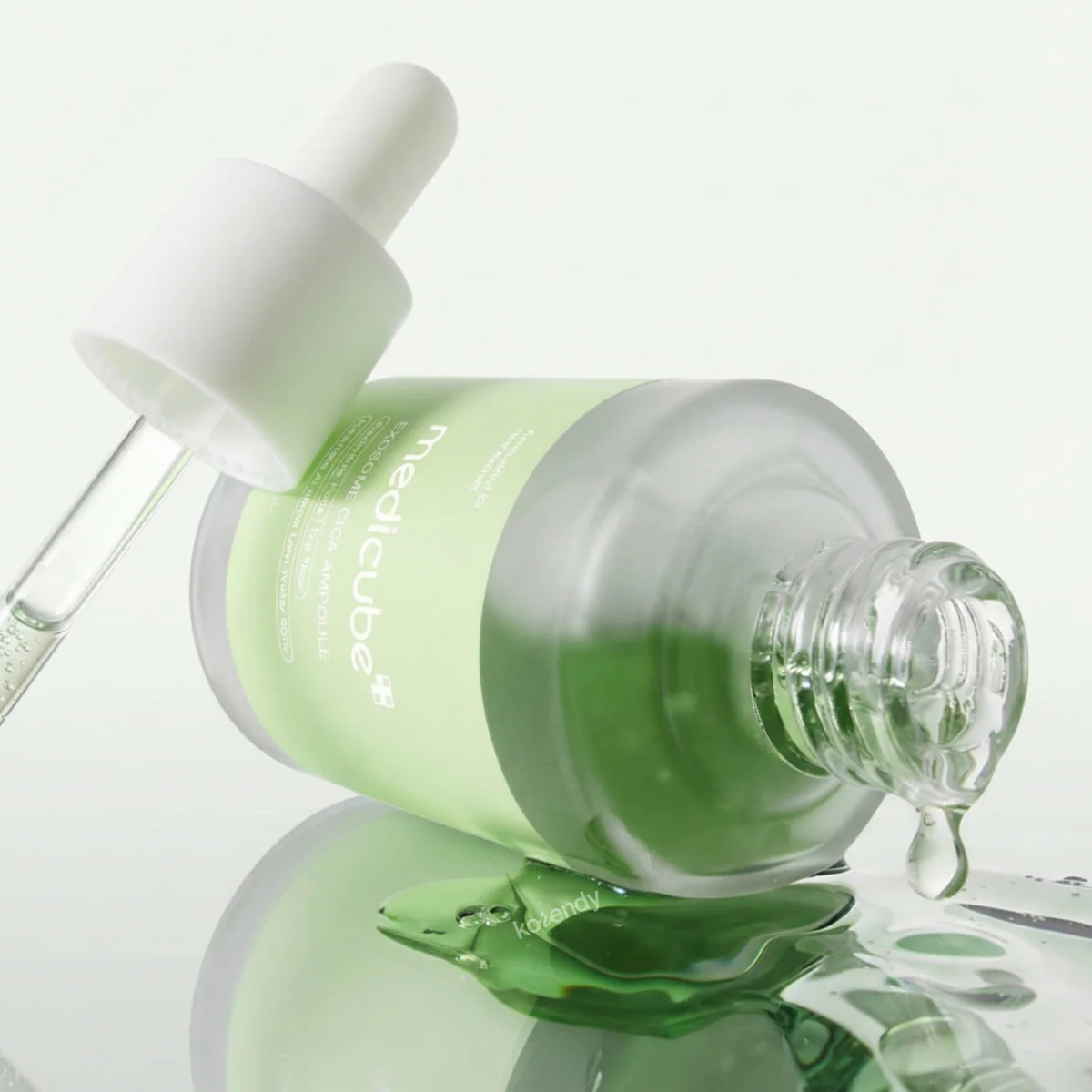 Medicube - Exosome Cica Calming Ampoule (Stres Karşıtı ve Dengeleyici Nano-Eksozom Cica & Niacinamide İçeren Ampül) 30ml - Image 2