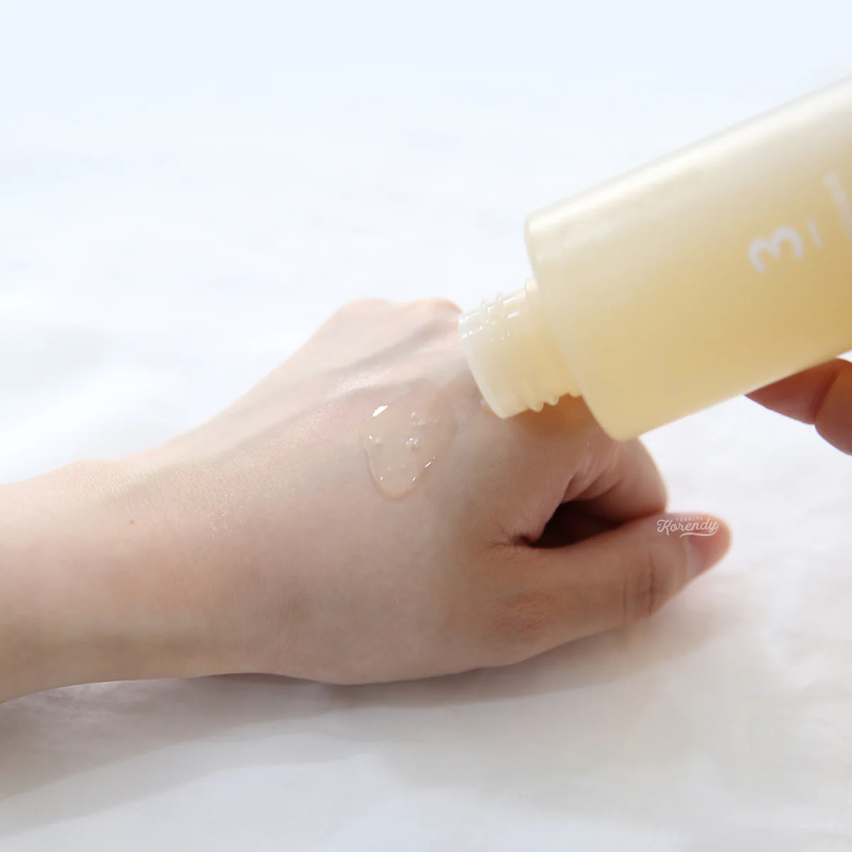 Numbuzin - No.3 Super Glowing Essence Toner (Parlatıcı Besleyici Fermente Özlü Esans Tonik - Image 4