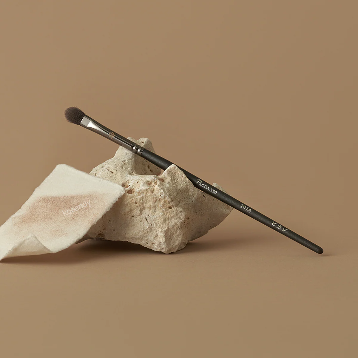 Piccasso - 207A Eyeshadow Brush (Geniş ve Detay Göz Makyajı için Çok Amaçlı Far Fırçası) - Image 3