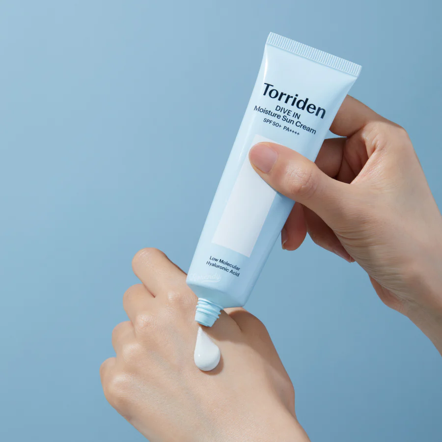 Torriden - DIVE IN Moisture Sun Cream SPF 50+ PA++++ + Panthenol (10 Tip Hyaluronik Asitli Hafif Dokulu Beyazlık Bırakmayan Organik Güneş Kremi) 60ml - Image 2